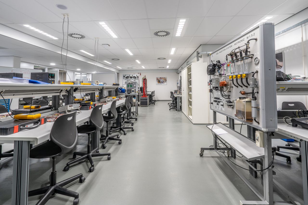 Equipment and workstations in an engineering laboratory.